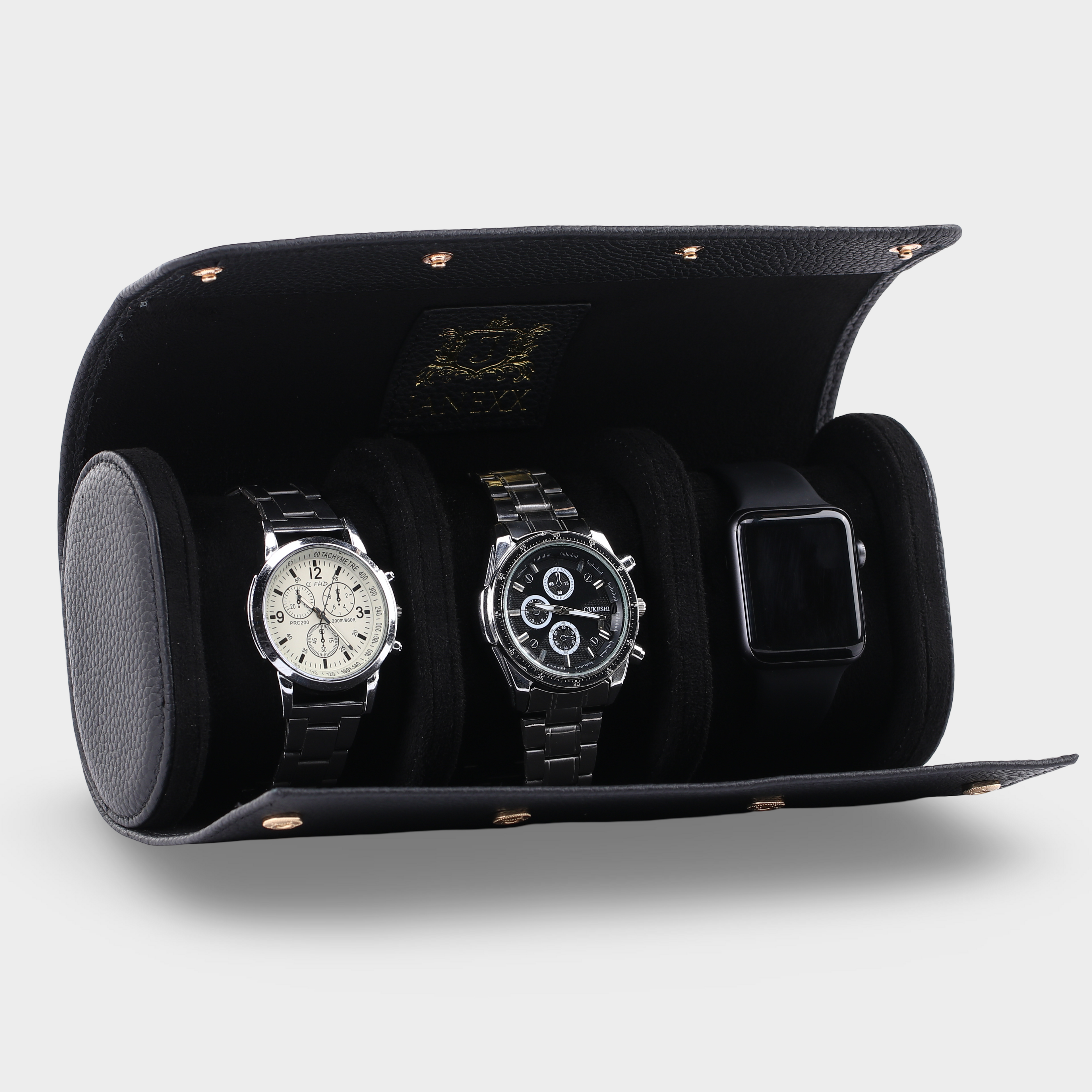Janexx Leder Uhrenetui für 3 Uhren – Phantomschwarz
Janexx Uhrenrolle aus Leder – Premium Qualität
Innenpolster Uhrenetui – sicherer Schutz für Armbanduhren